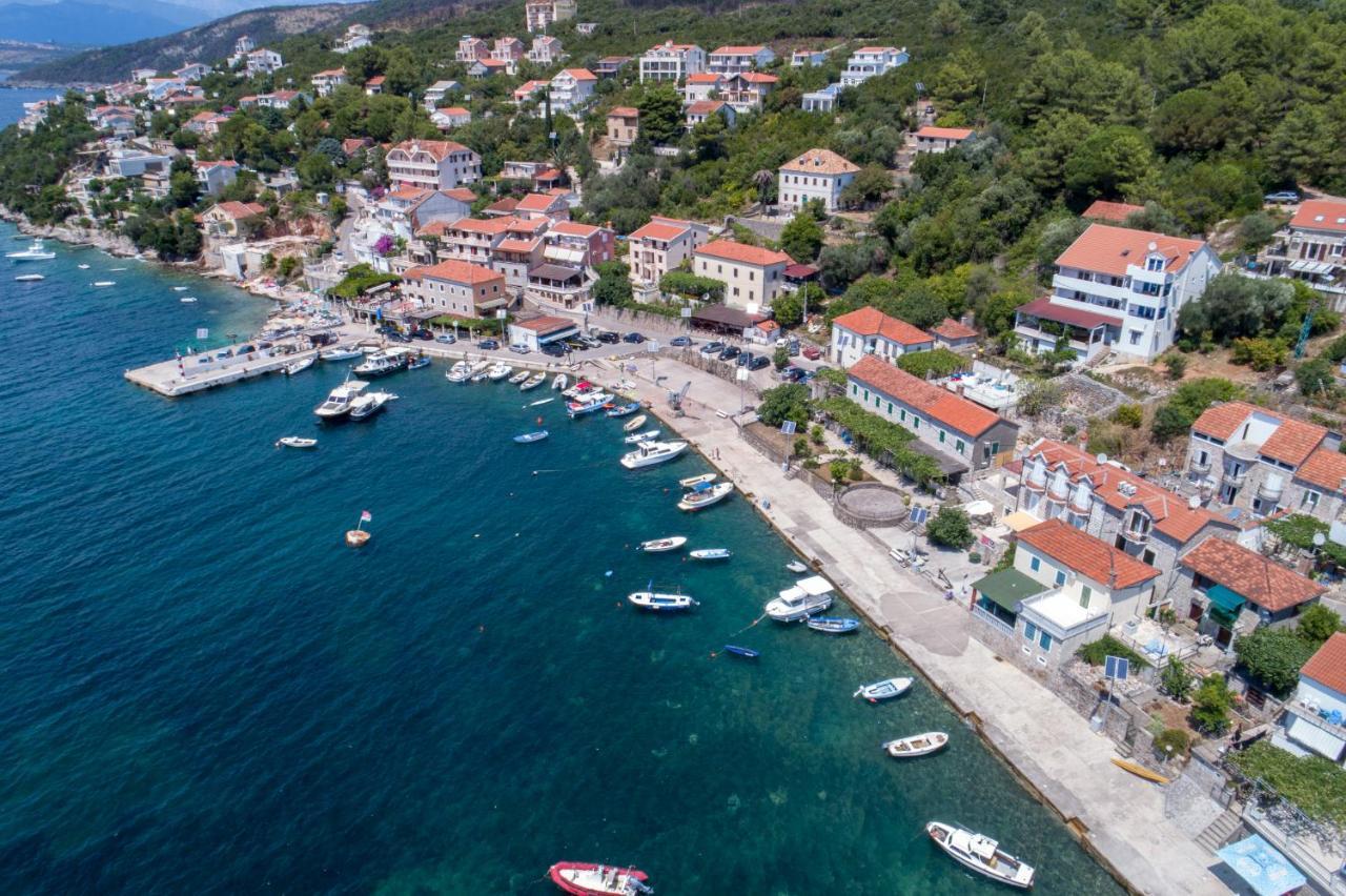 Apartments Vesna Tivat Bagian luar foto
