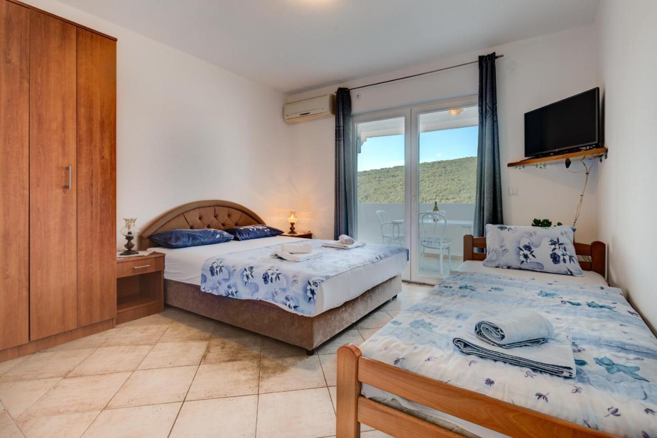 Apartments Vesna Tivat Bagian luar foto
