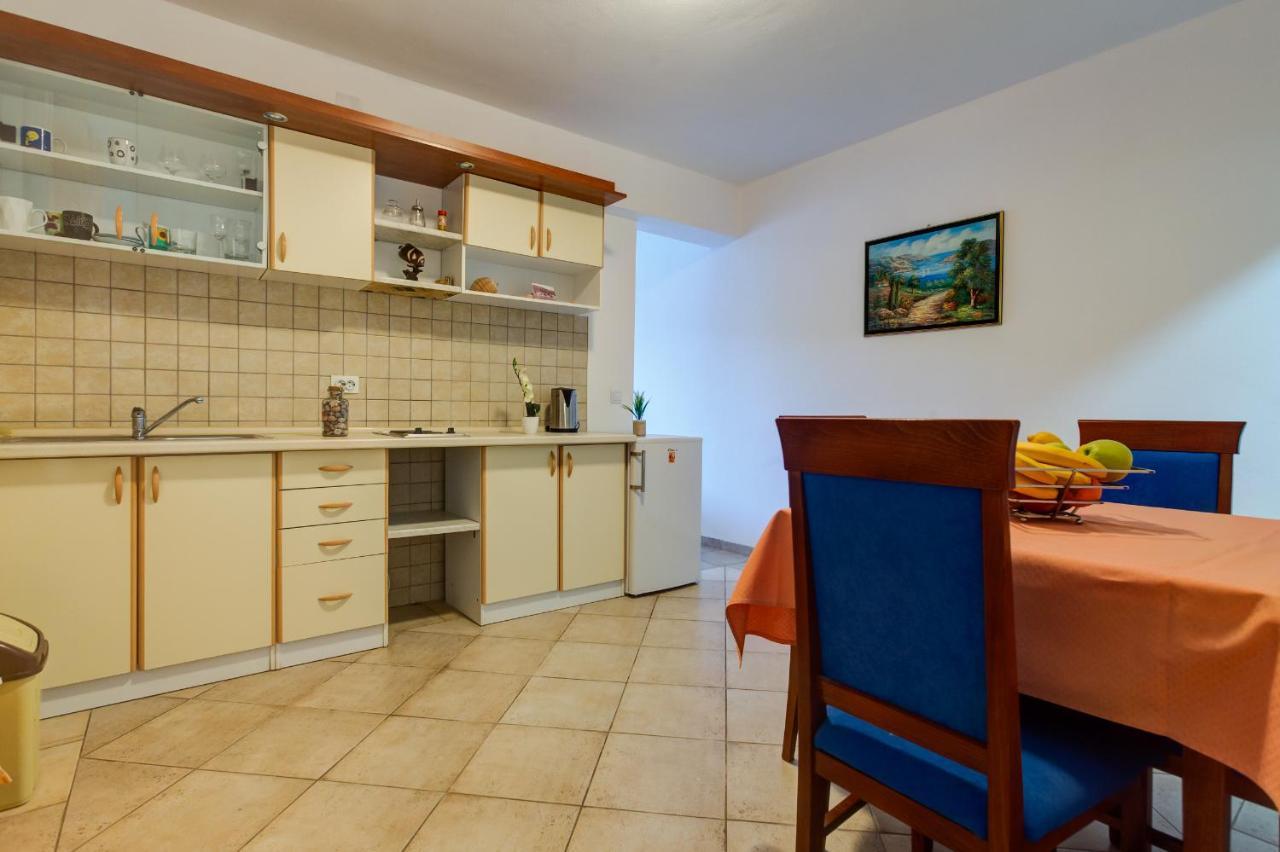 Apartments Vesna Tivat Bagian luar foto