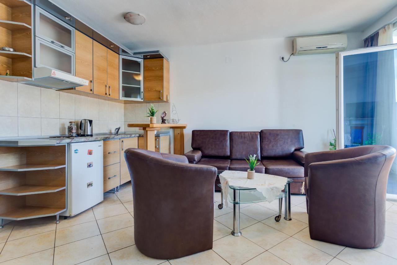 Apartments Vesna Tivat Bagian luar foto