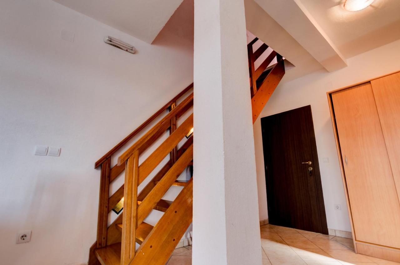 Apartments Vesna Tivat Bagian luar foto