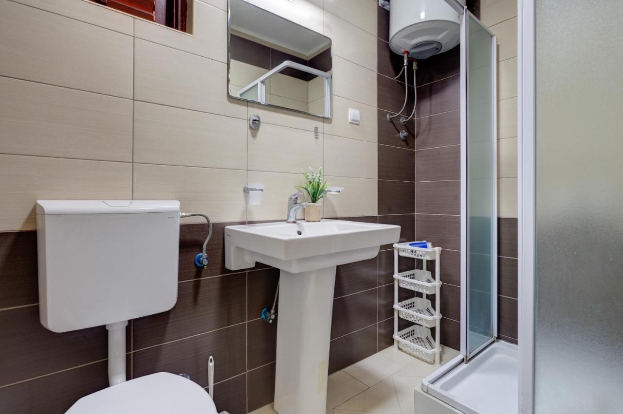Apartments Vesna Tivat Bagian luar foto