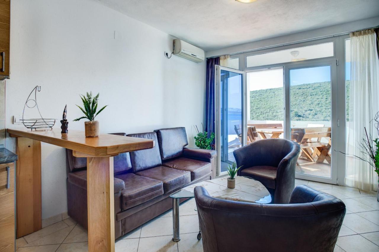 Apartments Vesna Tivat Bagian luar foto