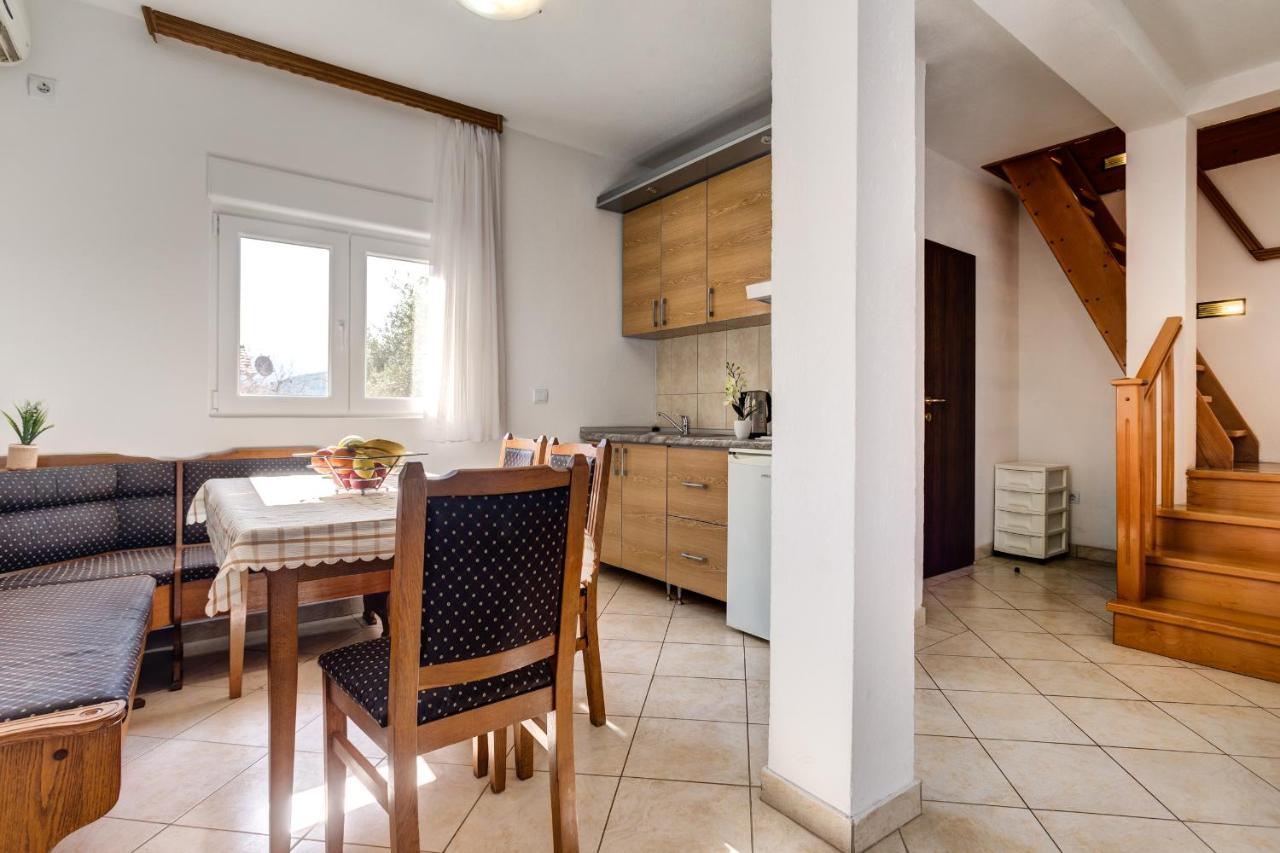 Apartments Vesna Tivat Bagian luar foto