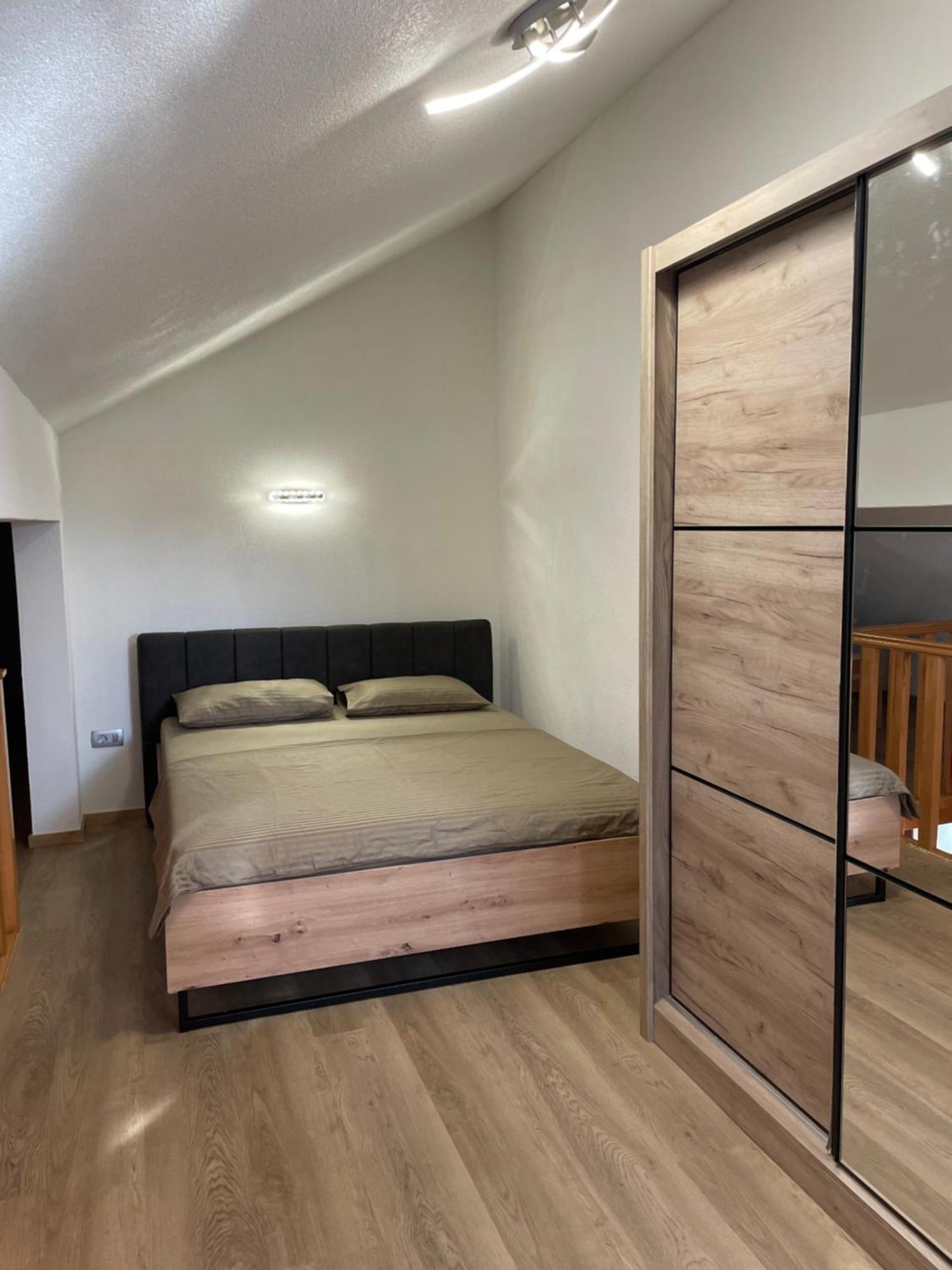 Apartments Vesna Tivat Bagian luar foto