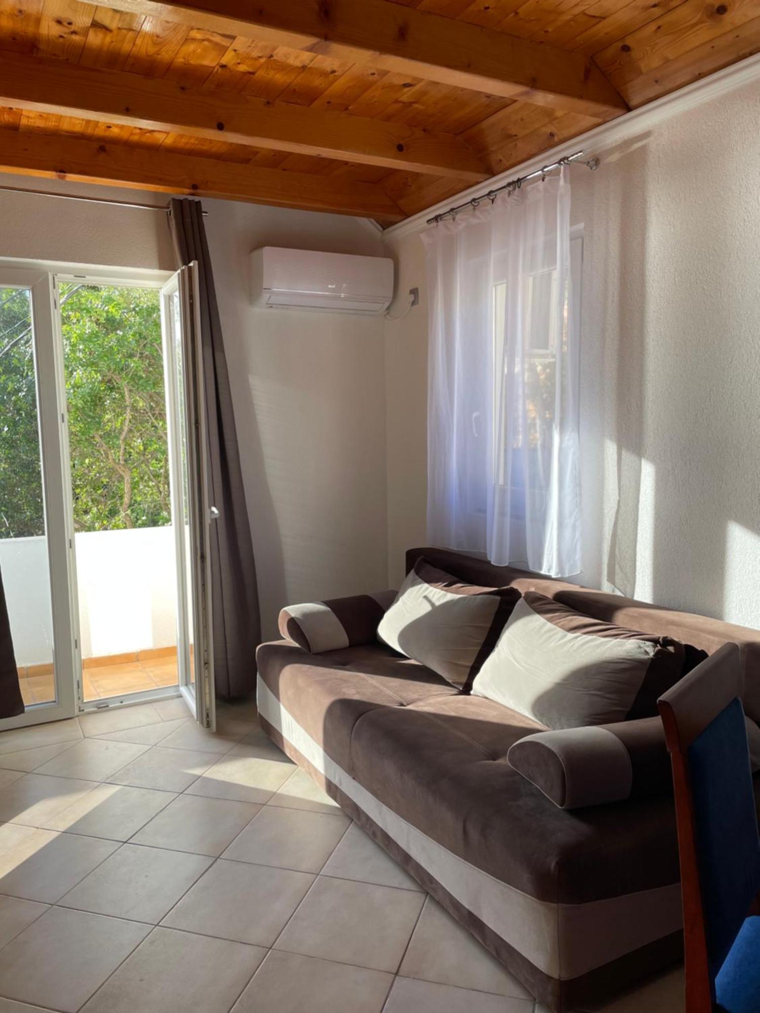 Apartments Vesna Tivat Bagian luar foto