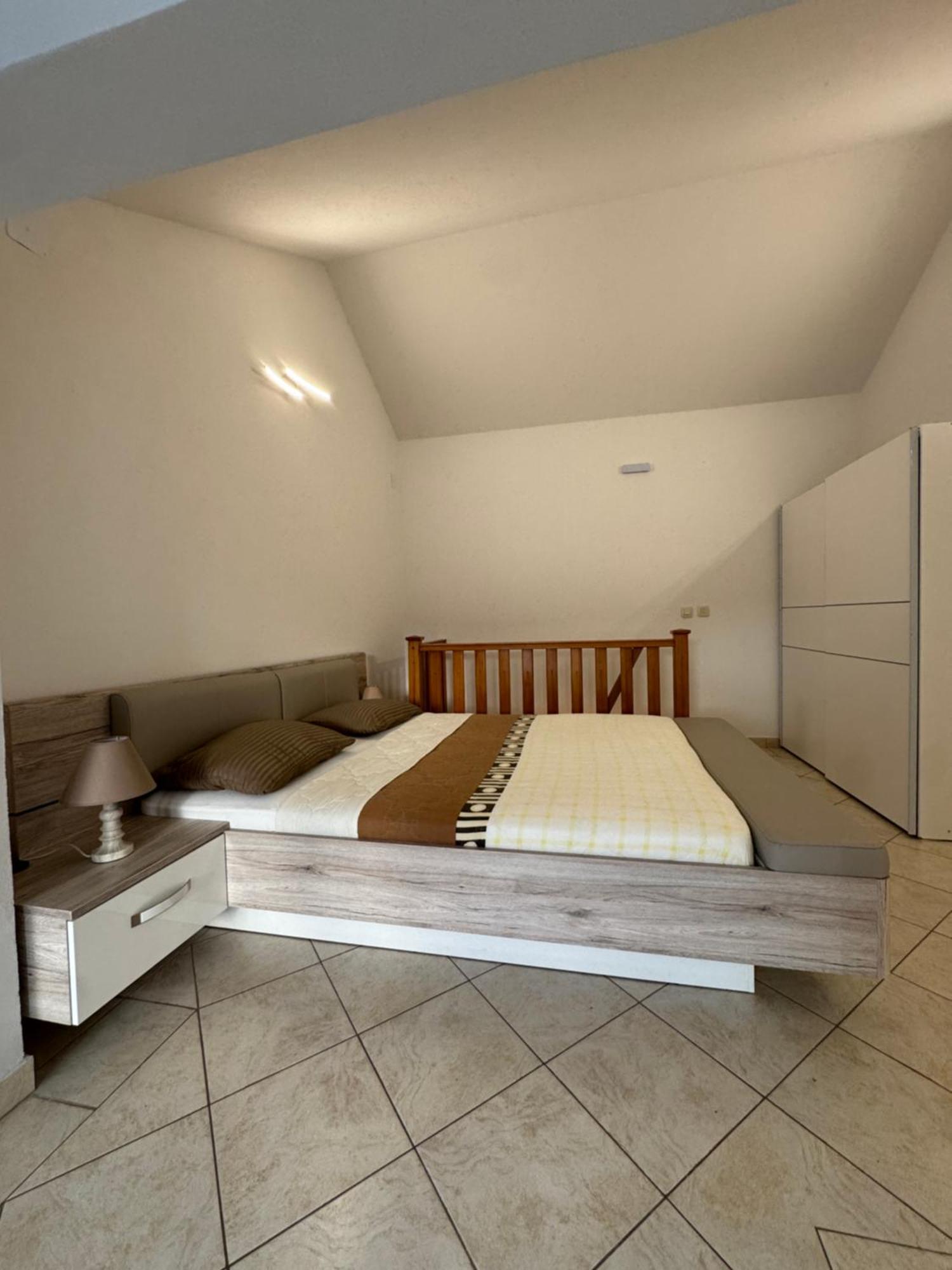 Apartments Vesna Tivat Bagian luar foto
